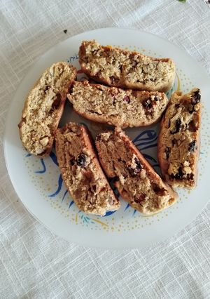 Φωτογραφία της συνταγής Παξιμάδια με αμύγδαλα και σταφίδες, νηστίσιμα