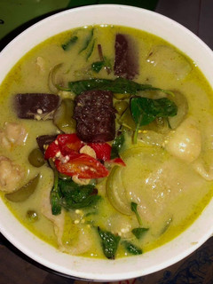 A picture of Green Curry Chicken.