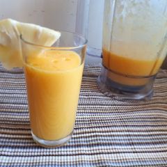 Pineapple mango smoothie A picture of Pineapple mango smoothie.