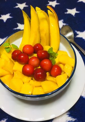 Una foto de Ensalada de Mango y Cerezas!