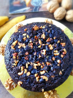 चोको बनाना वॉलनट केक (choco banana walnut cake recipe in Hindi) रेसिपी मुख्य फोटो