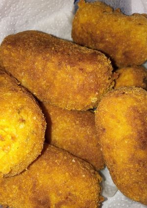 Una foto de Croquetas de papa y arroz