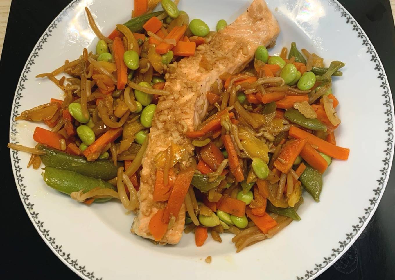 Saumon Teriyaki à la vapeur & wok de légumes