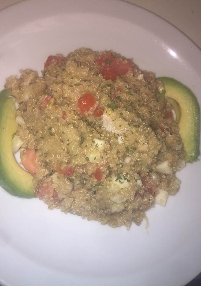 Una foto de Quinoa con berenjena, atún & vegetales!!!