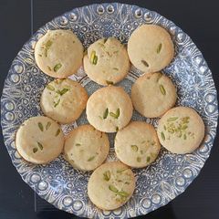 A picture of Badam puri.