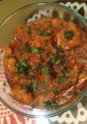 A picture of Chicken Handi.