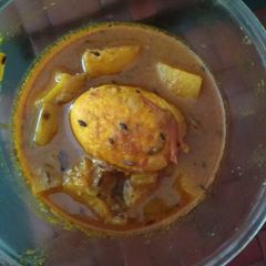 A picture of Egg curry.
