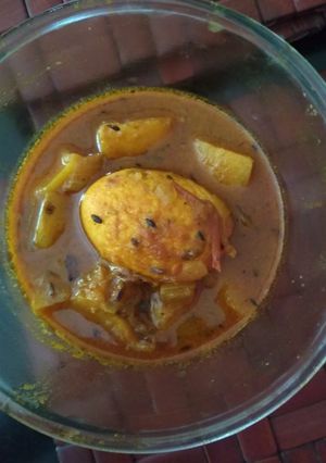 A picture of Egg curry.