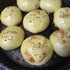 A picture of Chicken Bun.