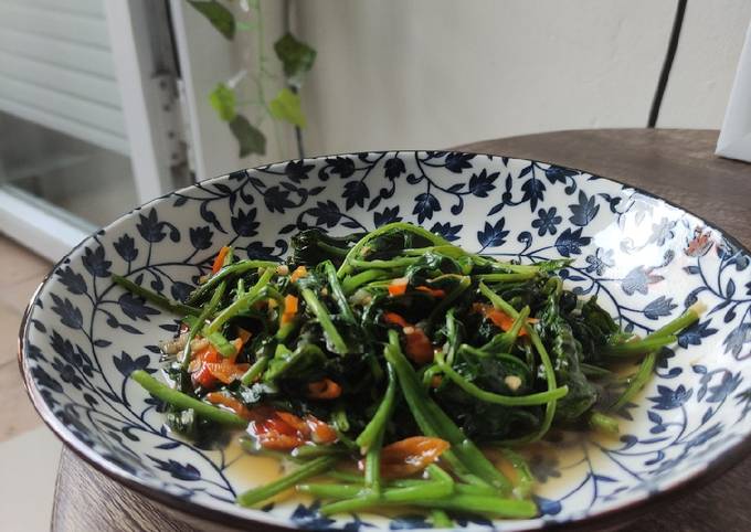 Bagaimana Menyiapkan Cah Kangkung Saus Tiram Pedas yang Bikin Ngiler