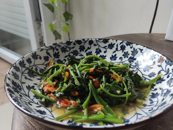 Langkah Mudah untuk Membikin Resep Cah Kangkung Saus Tiram Pedas yang Uenak Anti Ribet, Mantap