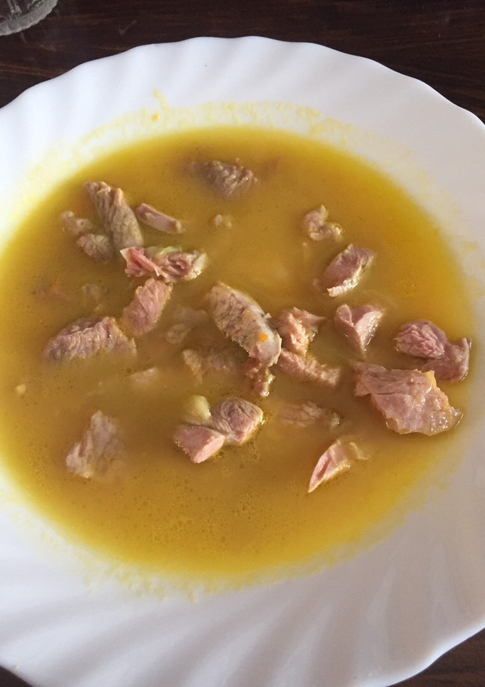Una foto de Caldo vegetal con pavo para dieta