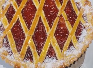 Una foto de Pastafrola de dulce de membrillo súper fácil y económico, con aceite 🥧❤️