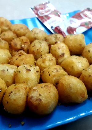 ક્રિસ્પી પોટેટો શોર્ટસ (Crispy Potato Shots Recipe In Gujarati) રેસીપી મુખ્ય ફોટો
