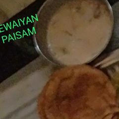 Seviyan payasam A picture of Seviyan payasam.