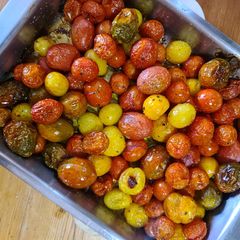 A picture of Roasted tomatoes.