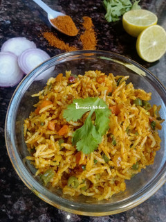 તવા પુલાવ (Tawa Pulao Recipe In Gujarati) રેસીપી મુખ્ય ફોટો