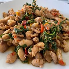 A picture of Stirred fried Chicken with holy basil.
