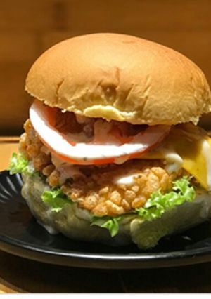 صورة لوصفة فكرة برجر الدجاج المقرمش🍔🍗
