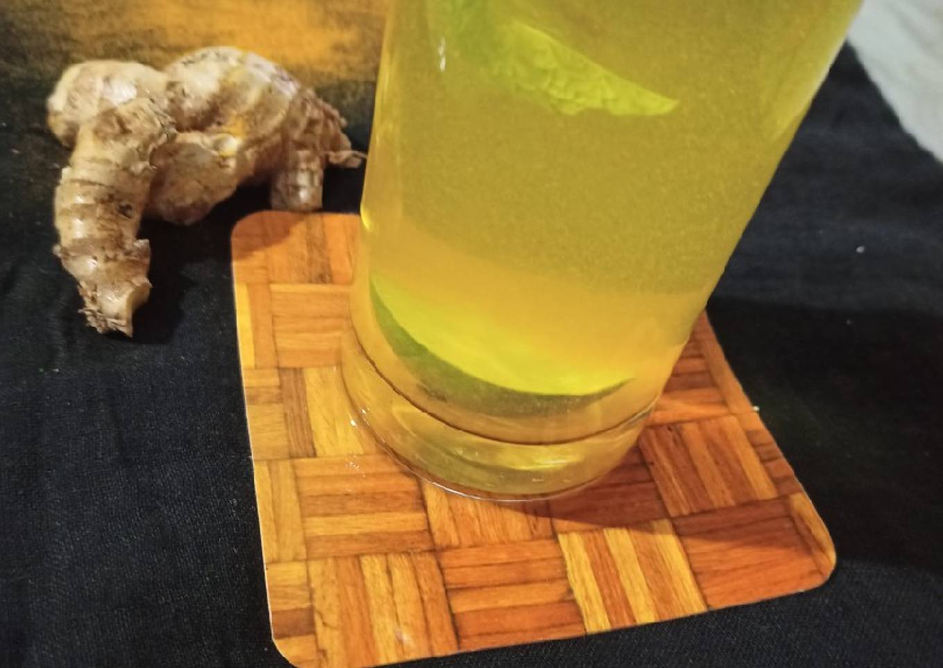 Lemon ginger turmeric detox tea