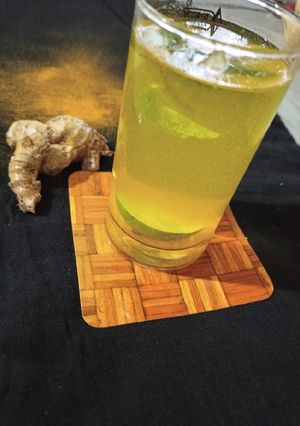 A picture of Lemon ginger turmeric detox tea.