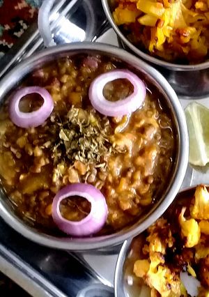 ডাল মাখানি (dal makhani recipe in Bengali) রেসিপির প্রধান ছবি