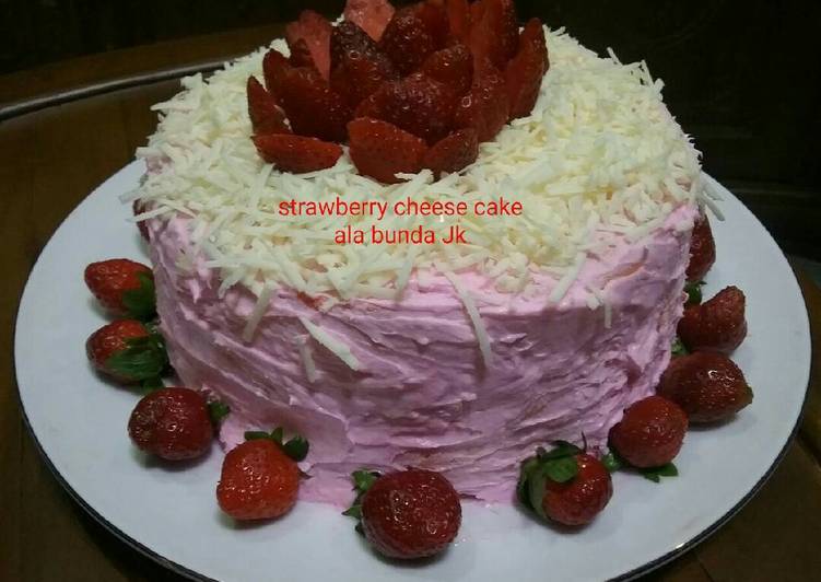 Langkah Mudah untuk Menyiapkan Strawberry cheese cake ala bunda Jk yang Sempurna