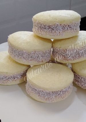 Una foto de Alfajores de maicena económicos