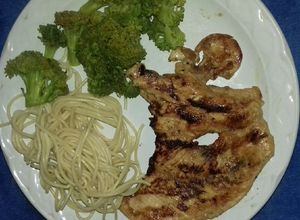 Una foto de Pechuga de #pollo en salsa de soya y miel