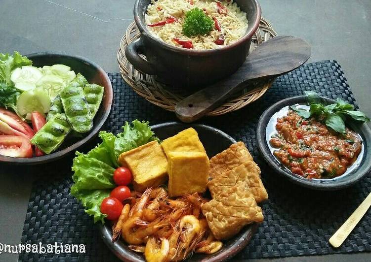 Nasi Liwet Tradisional