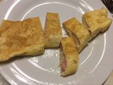 Kebap de tortilla con bacon y queso