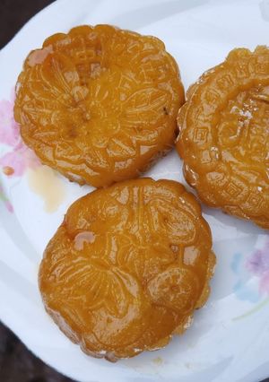 Hình của món Bánh trung thu bí đỏ nhân khoai lang.