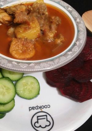A picture of Aloo chicken Gravy.