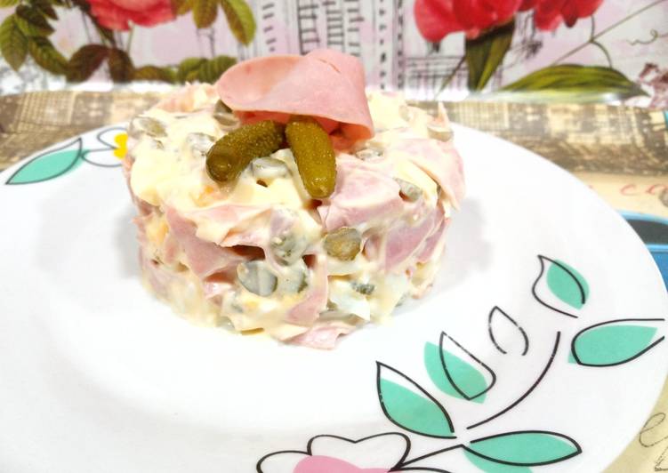 Ensaladilla York con pepinillos