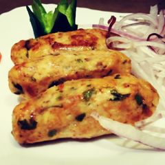 A picture of Reshmi kabab.
