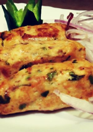 A picture of Reshmi kabab.