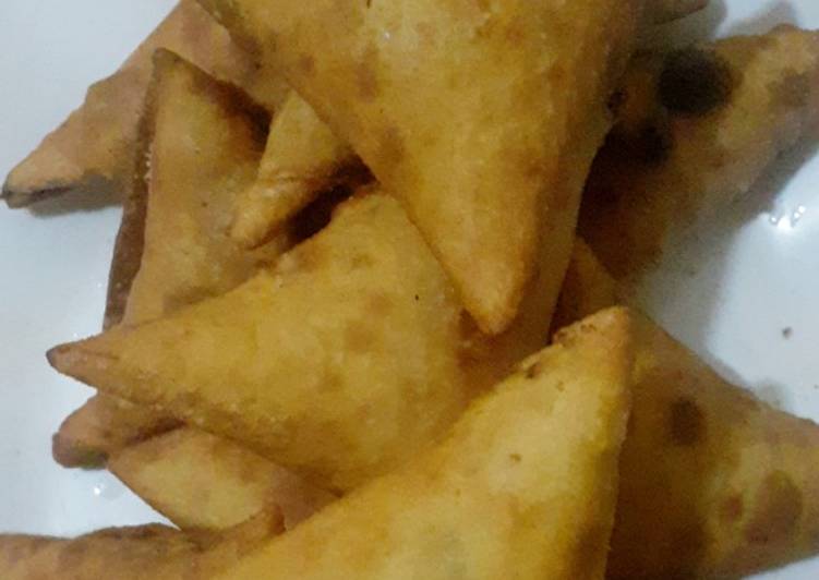 Bomb💣 Chicken Samosas