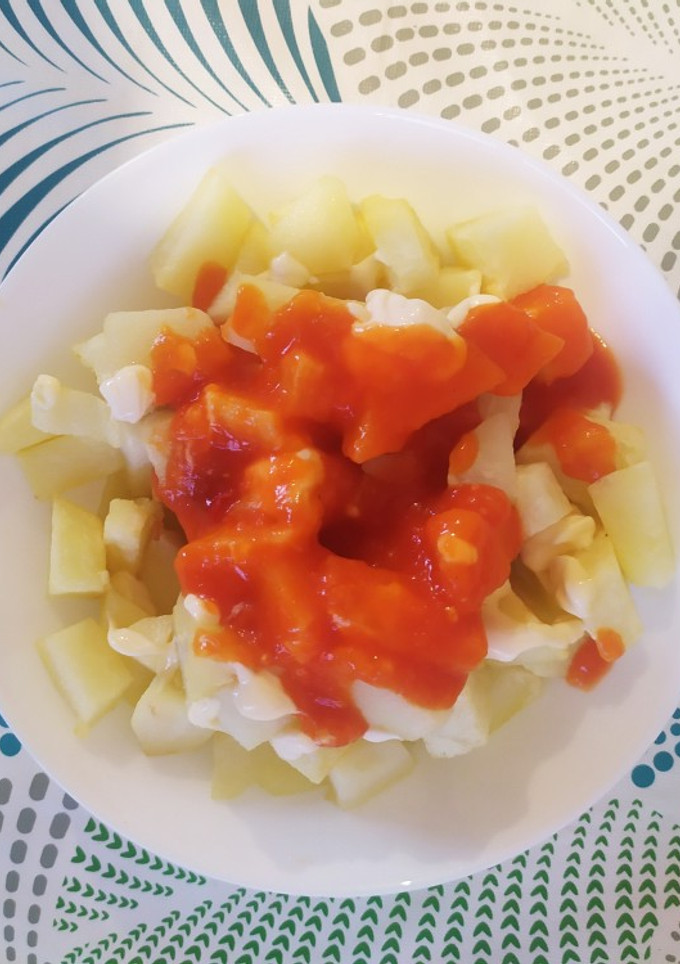 Una foto de Bravas con salsa casera