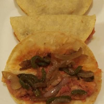 Tacos envenenados con su salsa Receta de Luis alejandro Salgado- Cookpad