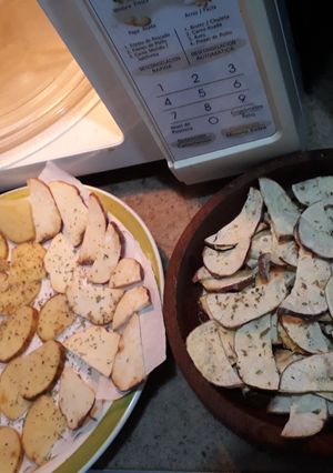 Una foto de Chips en microondas