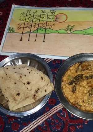 A picture of Chany ki Dal Karyly.