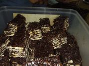 Una foto de turrón quaker y nesquik