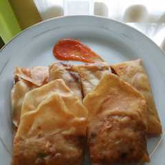 A picture of Pangsit ayam.
