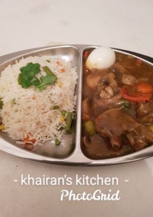 A picture of Rice and vegetables curry soup.