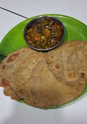 A picture of Jowar Bhakri.