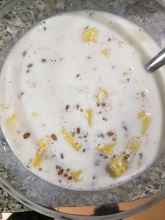 Una foto de Avena-mango bowl