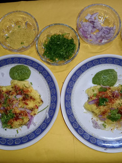 સુરતી લોચો (Surti Locho Recipe In Gujarati) રેસીપી મુખ્ય ફોટો