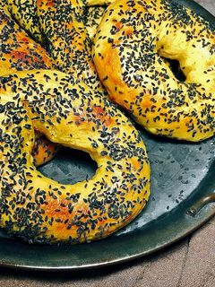 Hình của món Bánh Mì Bí Ngô Vòng - Pumpkin Bagels 🥯 🎃.
