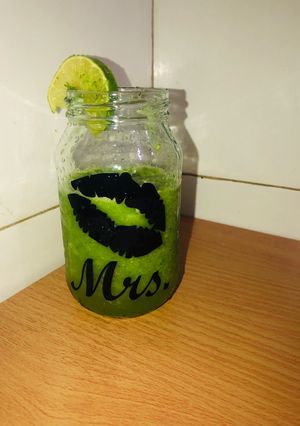 Una foto de Jugó verde saludable y rico