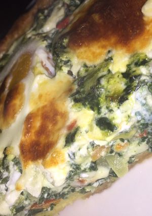 Una foto de Tarta de Espinaca, Huevos, Crema de Leche y Muzzarella 🤩